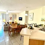 Attractive Townhome Near Disney