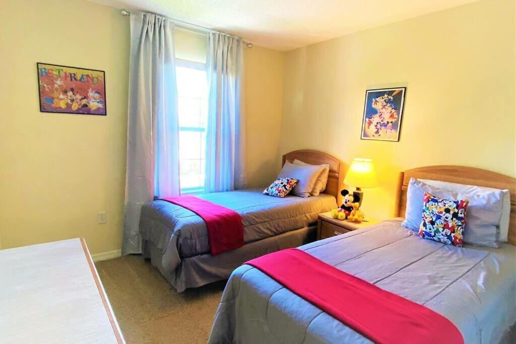 Attractive Townhome Near *